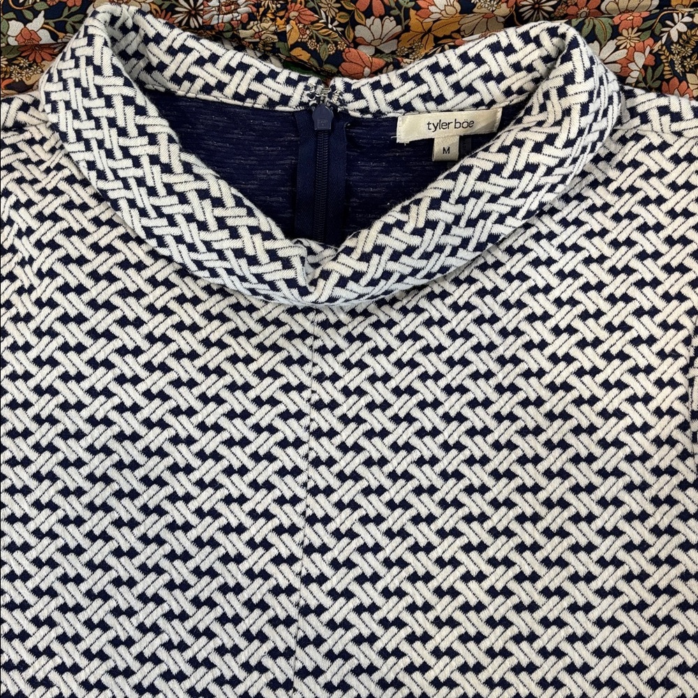 Tyler Boe Navy and White Textured Pleated Pocket Short Sleeve Dress - Picture 9 of 9